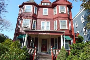 Отель A Friendly Inn At Harvard