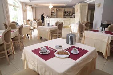 هتل Club Kennedy