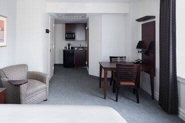 Club Quarters Hotel Downtown, Houston
