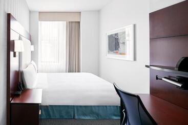 Club Quarters Hotel Wacker At Michigan, Chicago