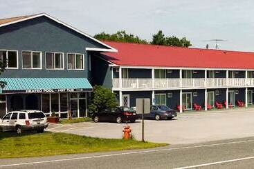 هتل Colonial Inn Ellsworth
