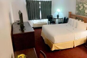 هتل Fairbridge Inn & Suites Williston