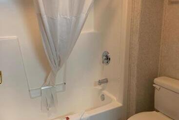 هتل Fairbridge Inn & Suites Williston