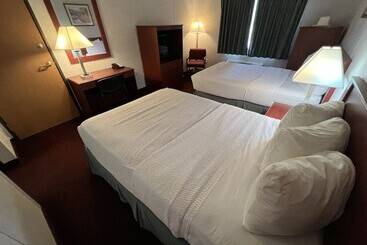 هتل Fairbridge Inn & Suites Williston
