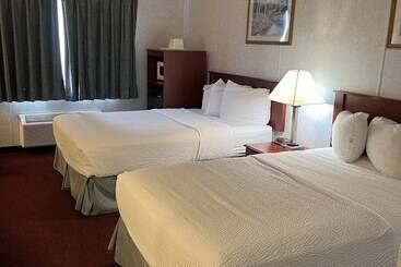 هتل Fairbridge Inn & Suites Williston