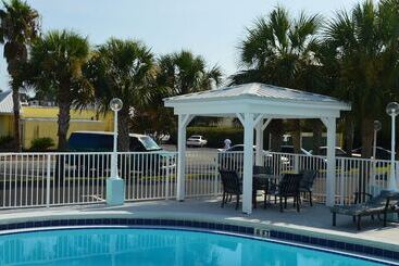 هتل Destin Inn & Suites