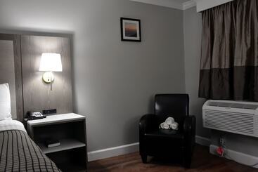 هتل Destin Inn & Suites
