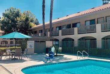 هتل Good Nite Inn Camarillo