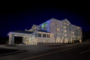 Holiday Inn Express And Suites Pigeon Forge Sevierville, An Ihg - Sevierville