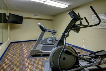 هتل Intown Suites Extended Stay Marietta Ga   Roswell Rd