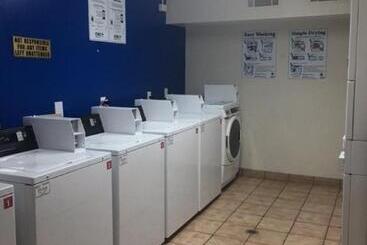 هتل Intown Suites Extended Stay Marietta Ga   Roswell Rd
