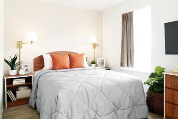 هتل Intown Suites Extended Stay Marietta Ga   Roswell Rd