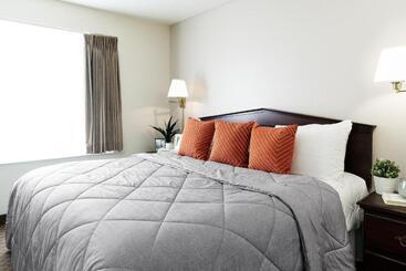 هتل Intown Suites Extended Stay Marietta Ga   Roswell Rd