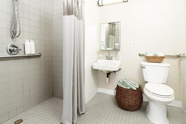 هتل Intown Suites Extended Stay Marietta Ga   Roswell Rd