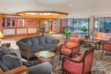 هتل Kauai Coast Resort At The Beachboy