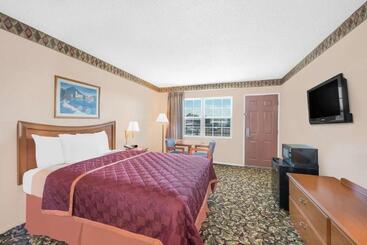 Отель Knights Inn & Suites By Sonesta Pecos