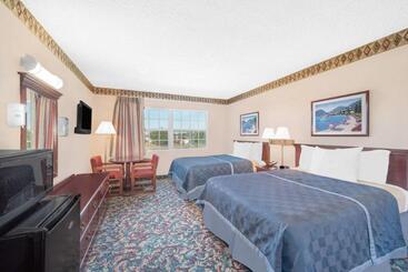 هتل Knights Inn & Suites By Sonesta Pecos