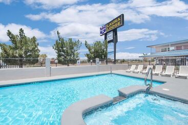 هتل Knights Inn & Suites By Sonesta Pecos