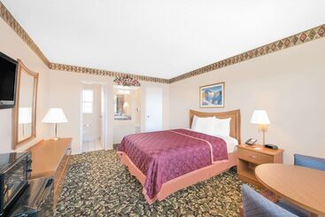 هتل Knights Inn & Suites By Sonesta Pecos