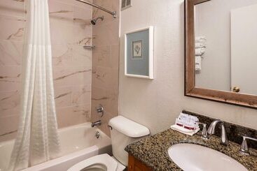 Magnuson Hotel Detroit Metro Airport