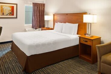 Magnuson Hotel Detroit Metro Airport