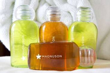 Magnuson Hotel Detroit Metro Airport