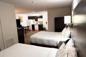 هتل Mainstay Suites Madison Airport