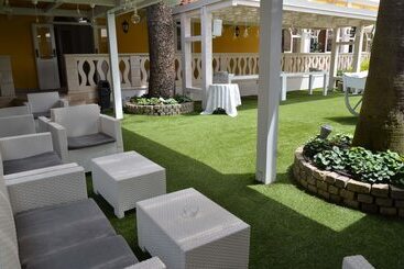 هتل Mediterraneo Palace