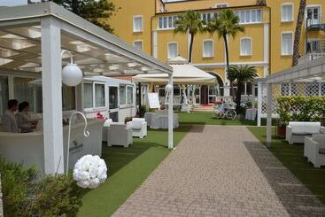 هتل Mediterraneo Palace