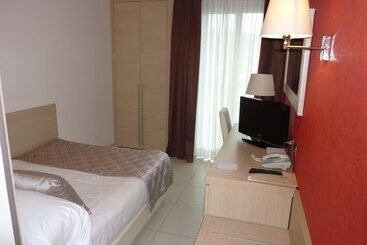 هتل Mediterraneo Palace