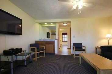 هتل Nautical Mile Resort