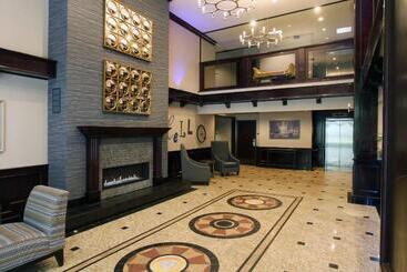 هتل Oxford Suites Spokane Downtown