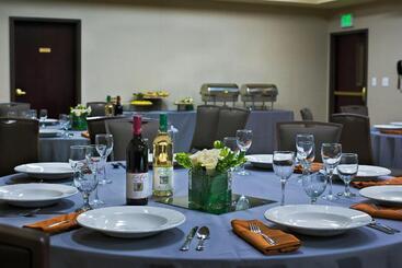 هتل Oxford Suites Spokane Downtown