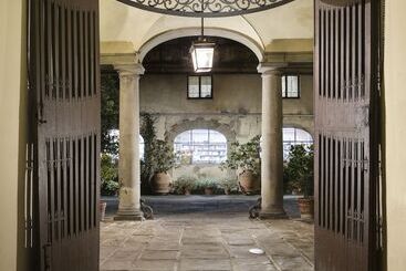 هتل Palazzo Niccolini Al Duomo Residenza D Epoca