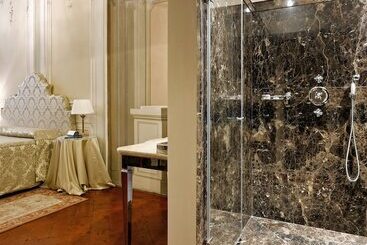 هتل Palazzo Niccolini Al Duomo Residenza D Epoca