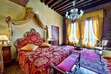 هتل Residence Palazzo Odoni
