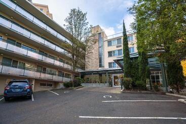 هتل Park Lane Suites & Inn
