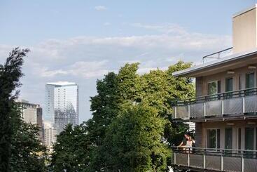 هتل Park Lane Suites & Inn