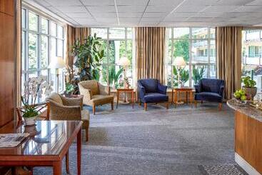 هتل Park Lane Suites & Inn