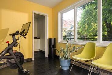 هتل Park Lane Suites & Inn
