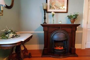 هتل Pettigru Place Bed & Breakfast