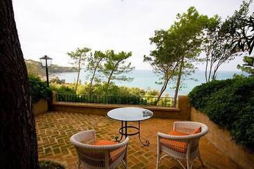 هتل Porto Pirgos