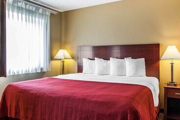 هتل Quality Inn & Suites Davenport Near I 80