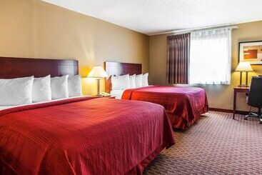 هتل Quality Inn & Suites Davenport Near I 80