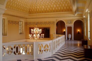 هتل Sina Villa Matilde