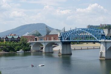 The Chattanoogan Hotel, Curio Collection By Hilton