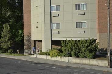 هتل The Madison Inn