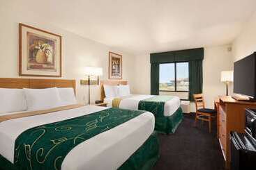 هتل Travelodge By Wyndham Pecos