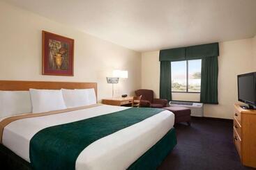 هتل Travelodge By Wyndham Pecos