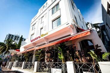 هتل Viajero Miami